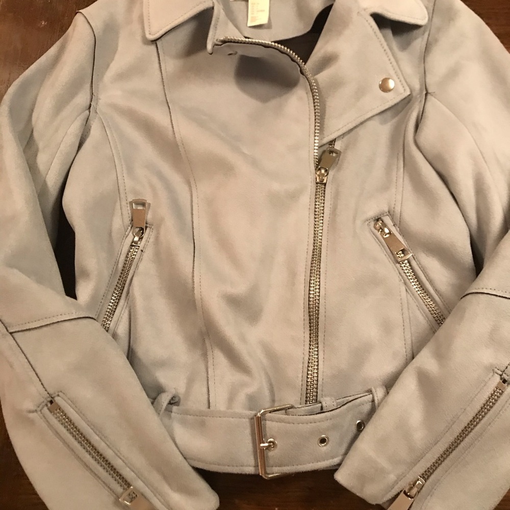 H&M baby blue bikers jacket. Very chick.